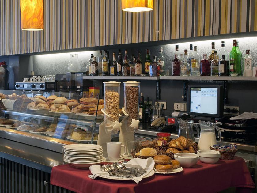 Hotel Casa Trafalgar Барселона Екстериор снимка