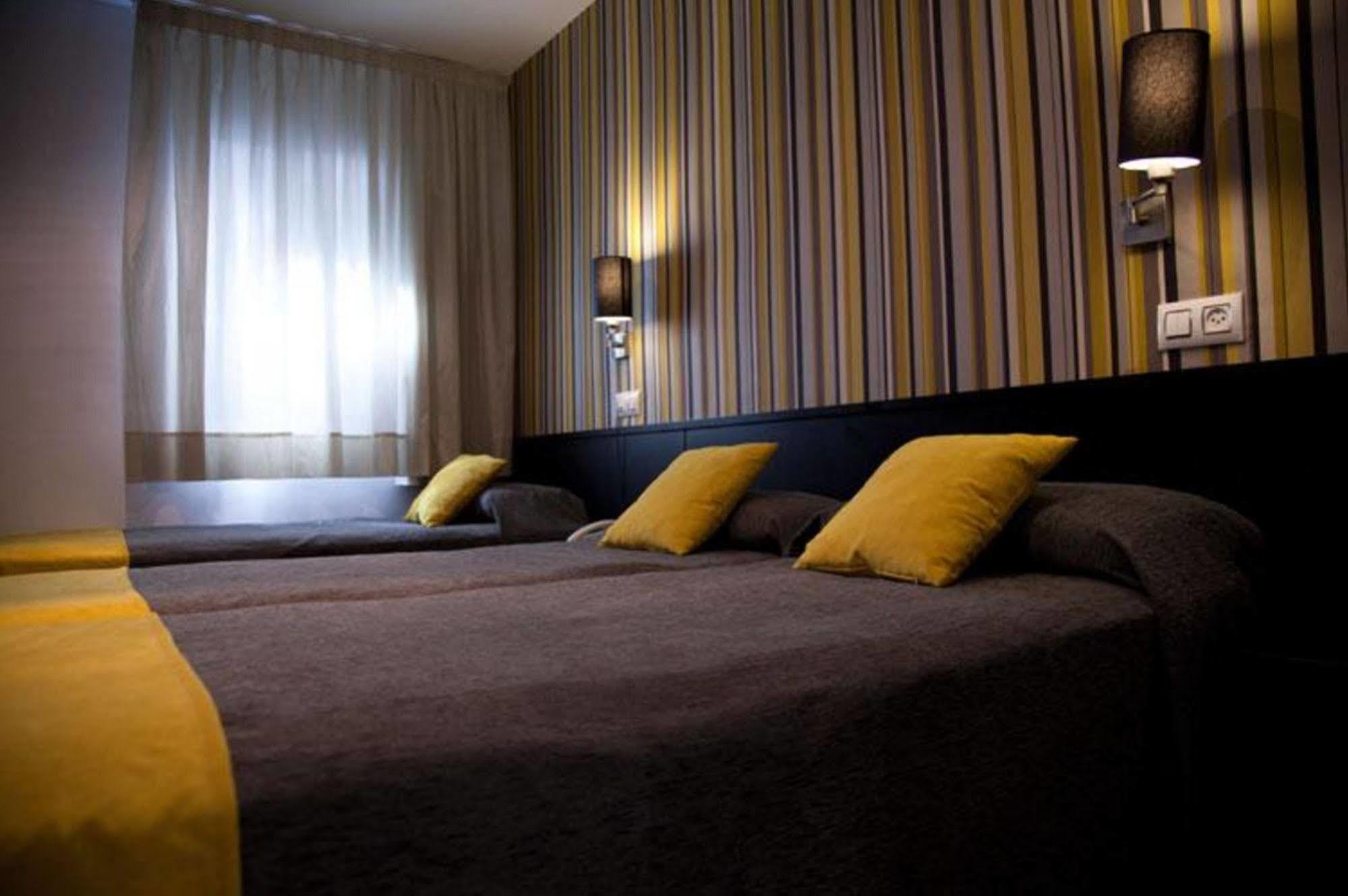 Hotel Casa Trafalgar Барселона Екстериор снимка